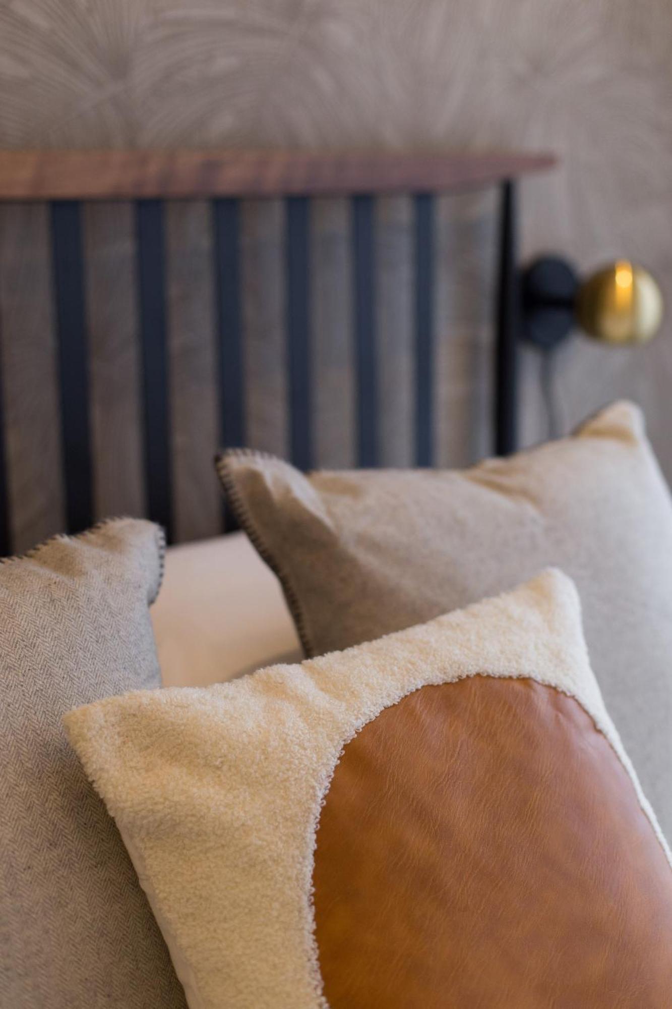 Scandinavian Studio With Full Kitchen And Bath By Den Stays モントリオール 部屋 写真