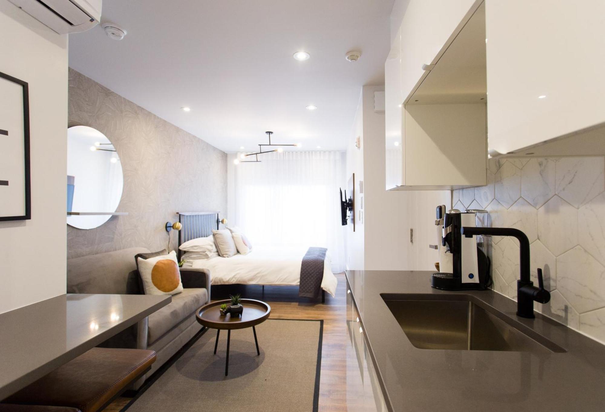 Scandinavian Studio With Full Kitchen And Bath By Den Stays モントリオール 部屋 写真